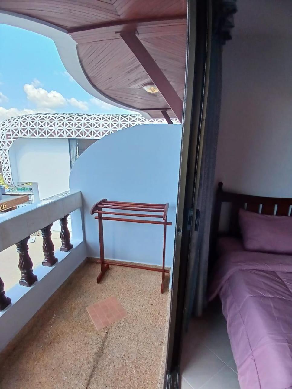 Aksarai Hotel Patong Ngoại thất bức ảnh