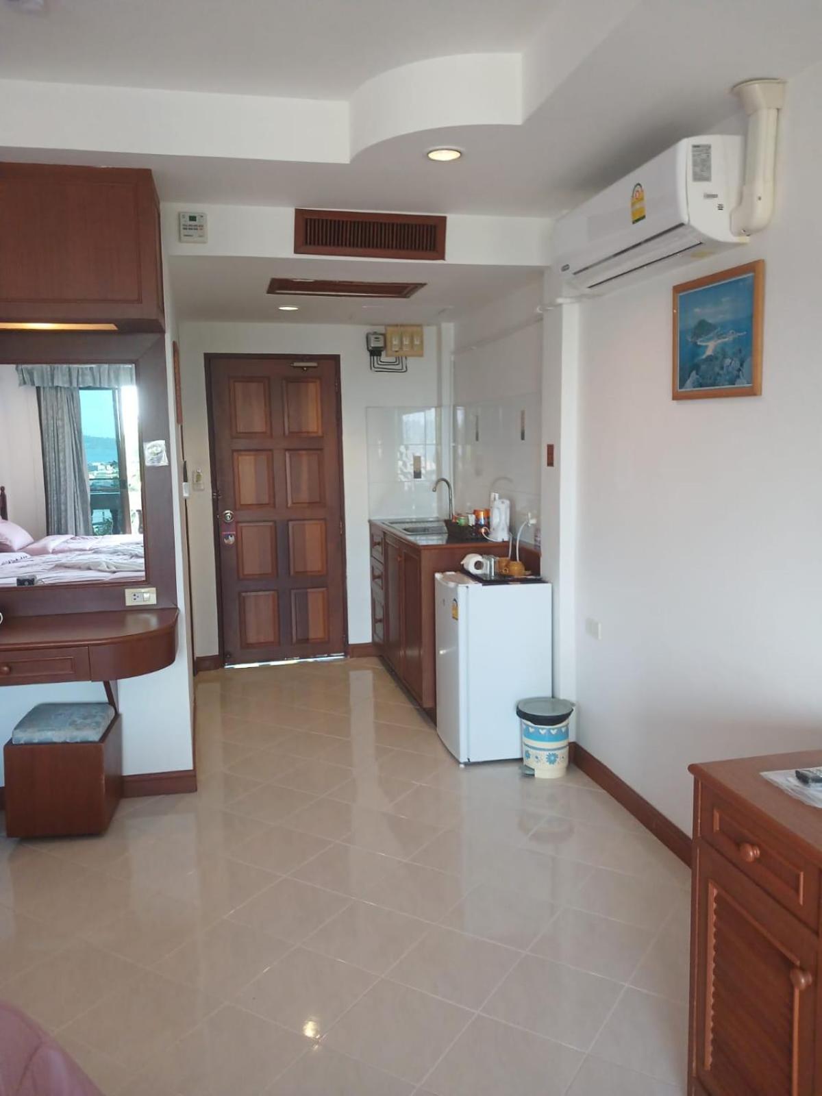 Aksarai Hotel Patong Ngoại thất bức ảnh