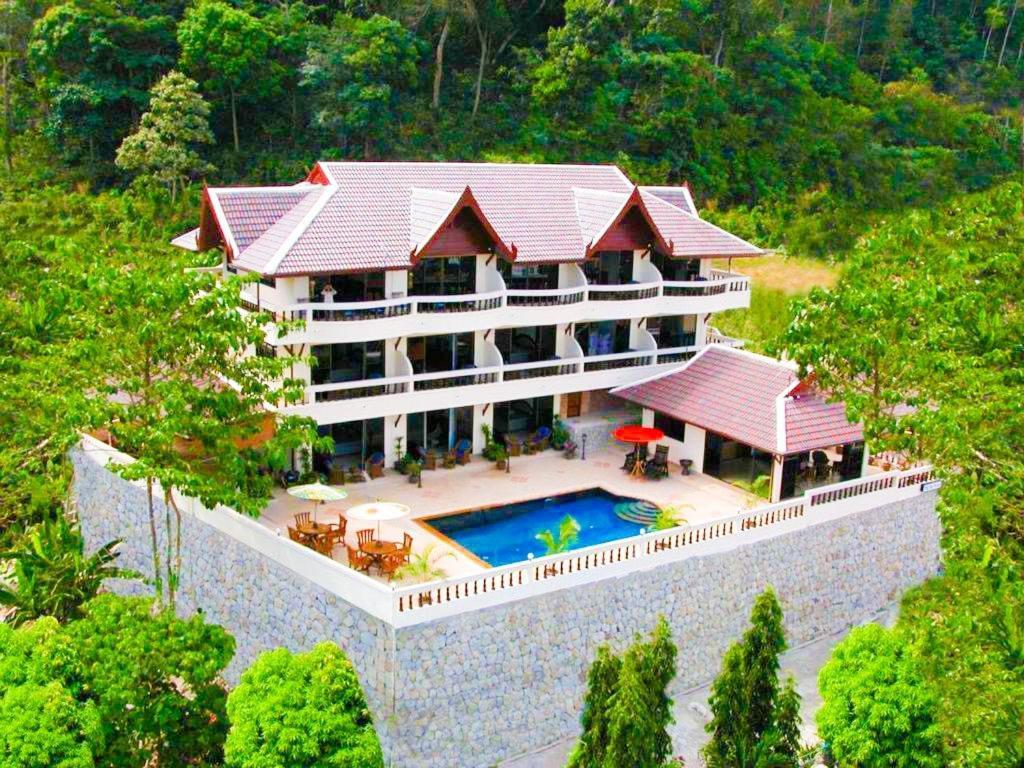 Aksarai Hotel Patong Ngoại thất bức ảnh