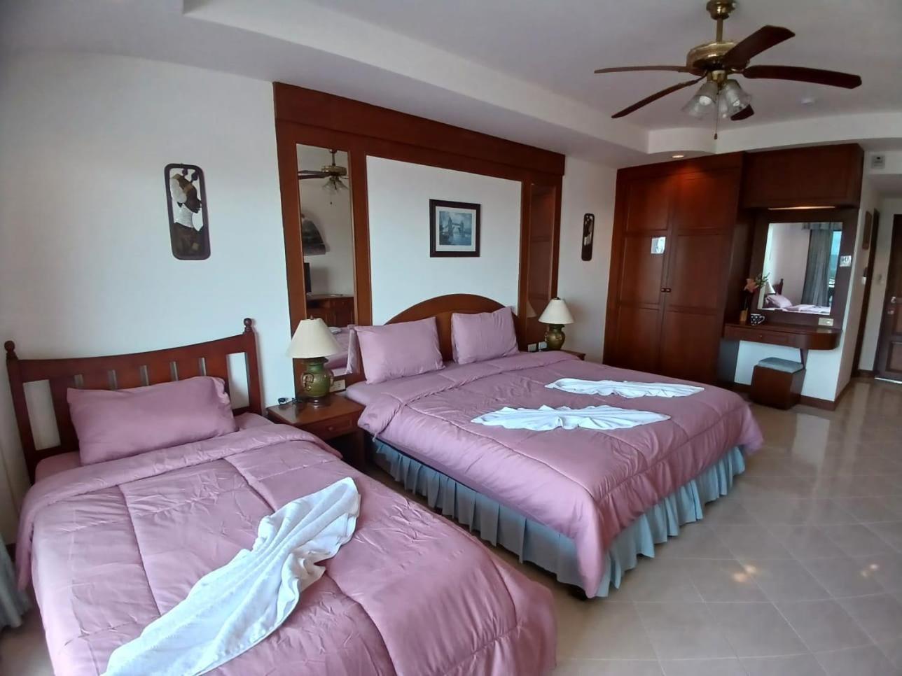 Aksarai Hotel Patong Ngoại thất bức ảnh