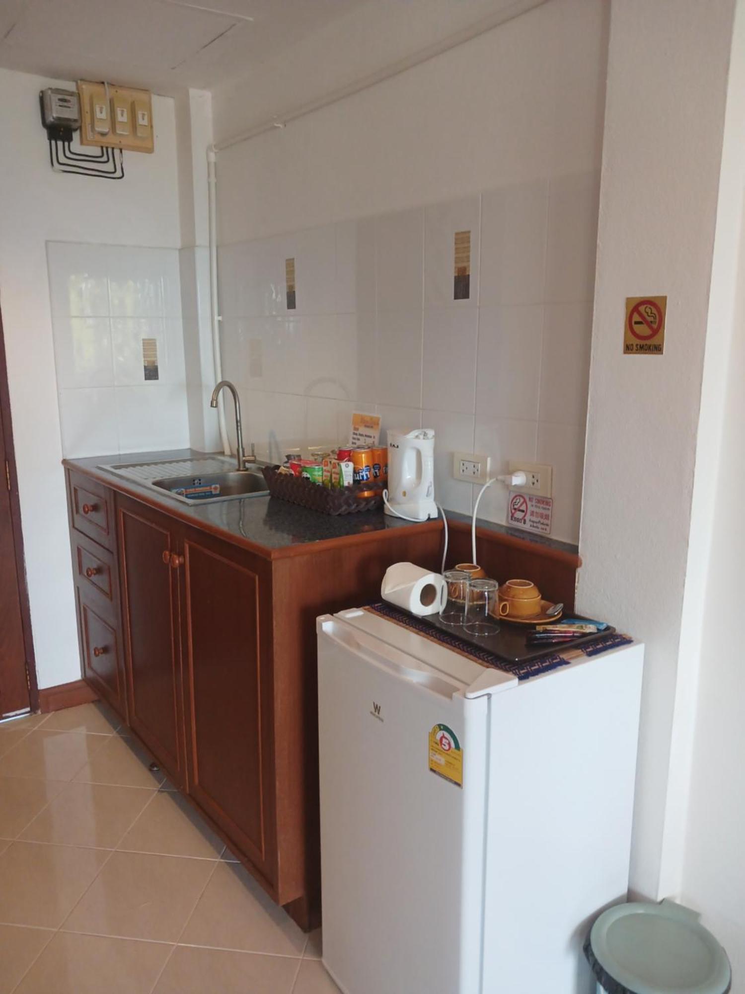 Aksarai Hotel Patong Ngoại thất bức ảnh