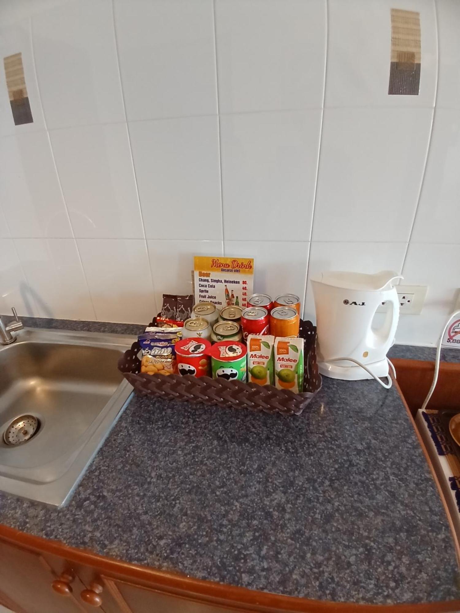 Aksarai Hotel Patong Ngoại thất bức ảnh