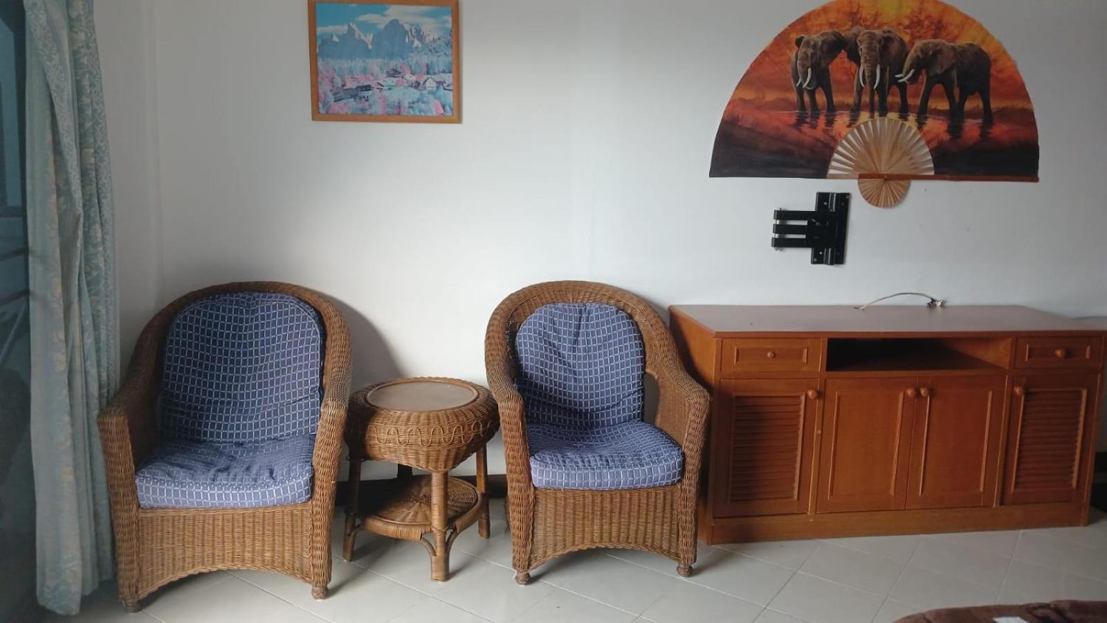 Aksarai Hotel Patong Ngoại thất bức ảnh