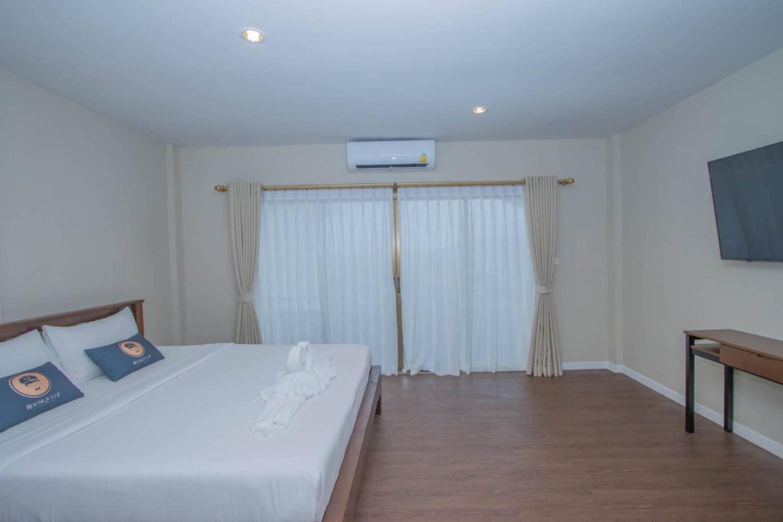 Aksarai Hotel Patong Ngoại thất bức ảnh